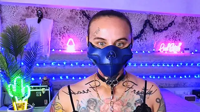 Cool Freak  online show from September 13, 10:15 am