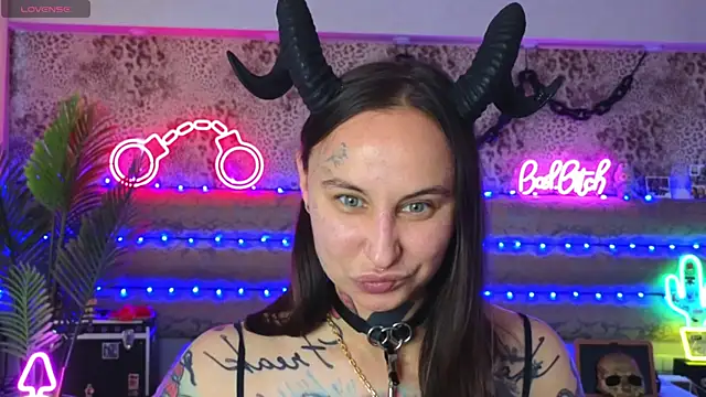 Cool Freak  online show from June 14, 10:06 am