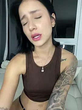 Snapshot of Ale_Lewis chatting on January 4, 11:38 pm Ale Lewis online show from January 4, 11:38 pm