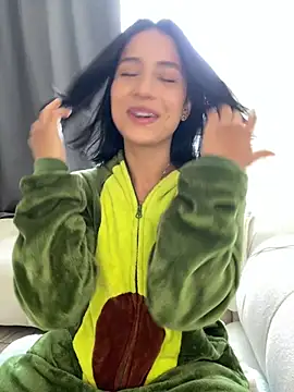 Snapshot of Ale_Lewis chatting on February 14, 8:37 pm Ale Lewis online show from February 14, 8:37 pm