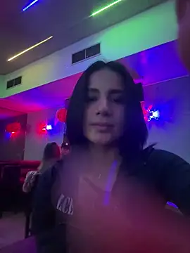 Snapshot of Ale_Lewis chatting on October 31, 11:28 pm Ale Lewis online show from October 31, 11:28 pm