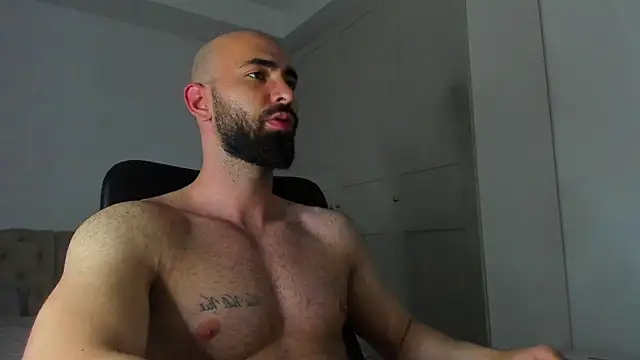 Snapshot of MichaelMasterss chatting on April 30, 10:03 pm MichaelMasterss online show from April 30, 10:03 pm