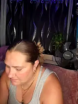 Snapshot of SexyNikki6969 chatting on April 1, 10:05 am SexyNikki6969 online show from April 1, 10:05 am