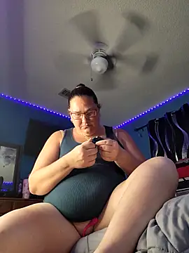 Snapshot of SexyNikki6969 chatting on April 6, 11:16 pm SexyNikki6969 online show from April 6, 11:16 pm