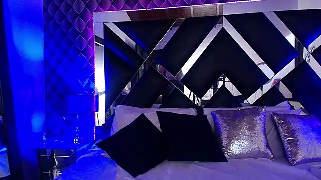 victoriaa lee  online show from September 15, 7:14 pm