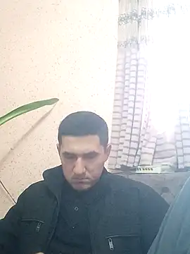 Snapshot of bobur4002 chatting on December 14, 9:25 am bobur4002 online show from December 14, 9:25 am