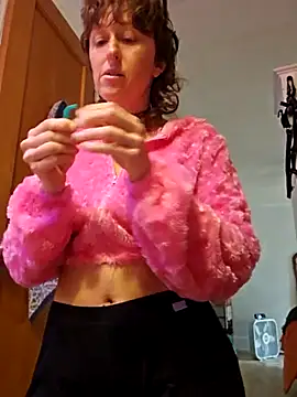 mossy kiss online show from February 15, 7:50 pm