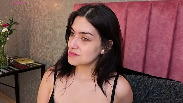 Alexa Thaylor  online show from February 26, 3:44 pm