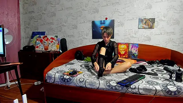 KagamiTayga online show from November 18, 2:39 am