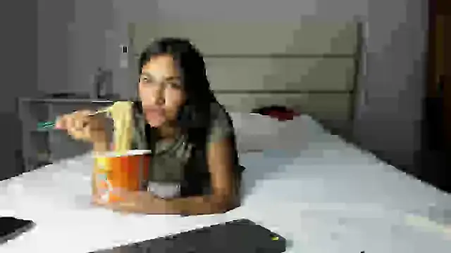 Snapshot of Aurora_Vanir chatting on December 6, 1:18 am Aurora Vanir online show from December 6, 1:18 am