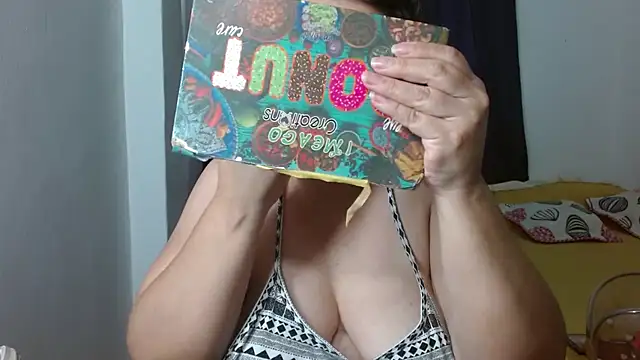 Victoriaevans1 online show from February 12, 4:22 pm