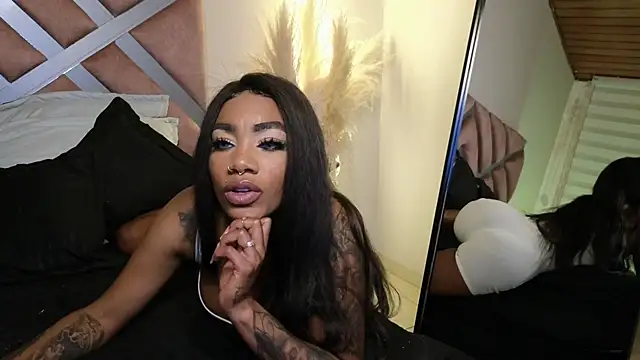 emely brandon online show from January 25, 3:30 am