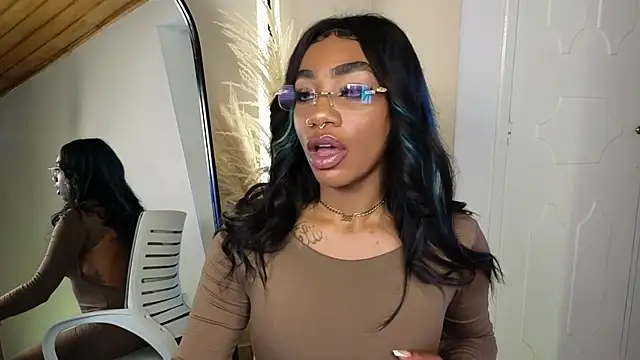 emely brandon online show from March 12, 4:46 pm