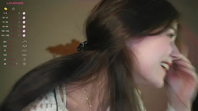 Snapshot of AuroraMari chatting on March 18, 5:41 am AuroraMari online show from March 18, 5:41 am