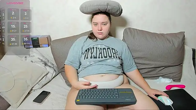 Snapshot of Comprom1se chatting on January 10, 11:54 am Comprom1se online show from January 10, 11:54 am