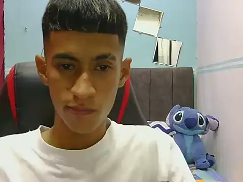 Angelstripboy online show from May 12, 11:02 pm