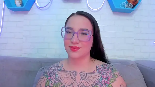 Snapshot of DEVA_BLUE_ chatting on January 19, 4:33 am DEVA BLUE  online show from January 19, 4:33 am