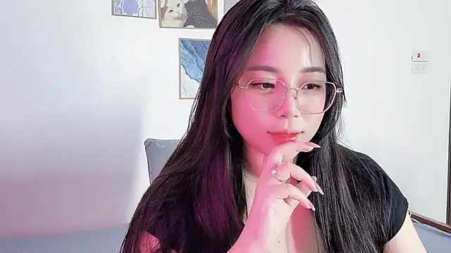   Lyly   online show from July 31, 4:06 pm