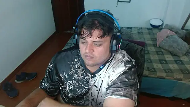 Snapshot of altairstudiosvip_ chatting on December 3, 4:58 am altairstudiosvip  online show from December 3, 4:58 am