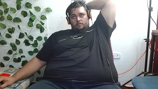 Snapshot of altairstudiosvip_ chatting on February 6, 10:10 pm altairstudiosvip  online show from February 6, 10:10 pm