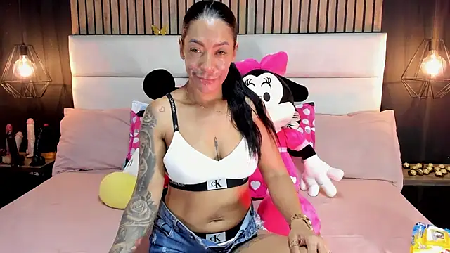 NiicolleMiller online show from February 21, 8:16 pm