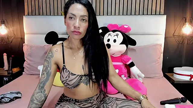 NiicolleMiller online show from February 24, 10:58 pm