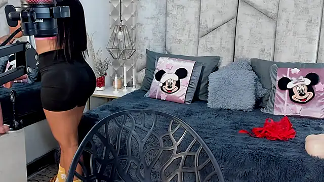 NiicolleMiller online show from November 17, 3:40 pm