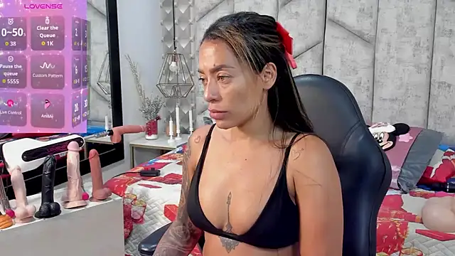 NiicolleMiller online show from December 17, 11:27 am