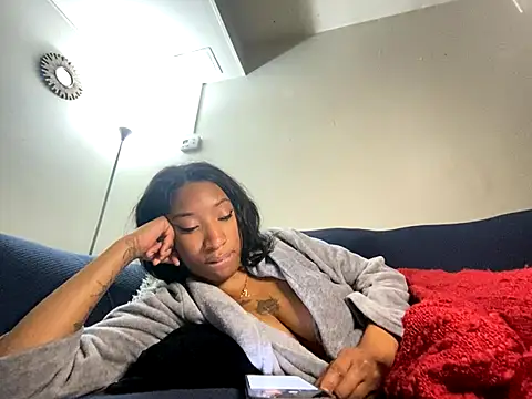 Iceblanca online show from November 25, 8:25 am