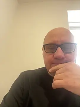 Snapshot of vanjbi45 chatting on February 14, 8:21 am vanjbi45 online show from February 14, 8:21 am