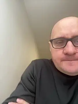 Snapshot of vanjbi45 chatting on February 14, 2:33 pm vanjbi45 online show from February 14, 2:33 pm