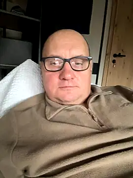 Snapshot of vanjbi45 chatting on November 9, 9:40 am vanjbi45 online show from November 9, 9:40 am