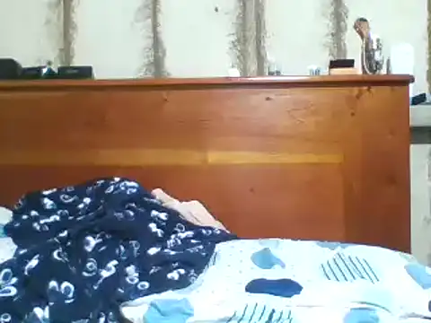 Snapshot of ELVERGON43267 chatting on December 11, 1:47 am ELVERGON43267 online show from December 11, 1:47 am