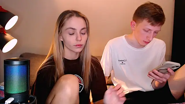 juliaanddima online show from November 23, 9:36 pm