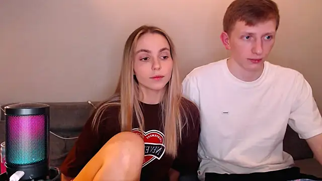 juliaanddima online show from December 4, 10:29 pm