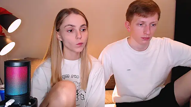 juliaanddima online show from December 13, 10:26 pm