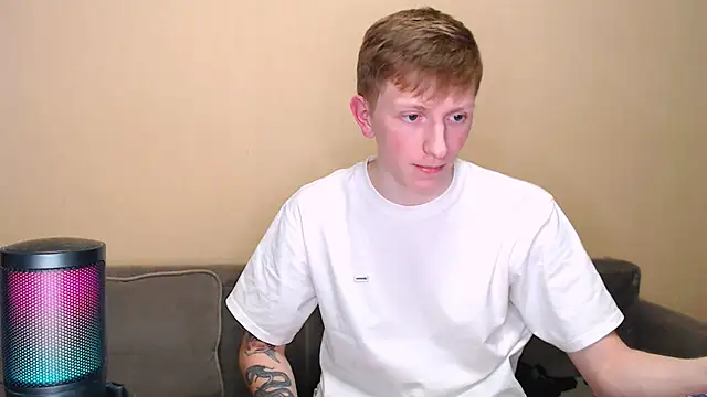 juliaanddima online show from February 8, 10:35 pm