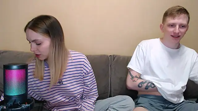 juliaanddima online show from June 19, 9:29 pm
