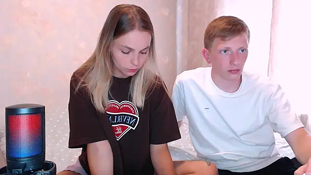 juliaanddima online show from July 17, 7:37 am