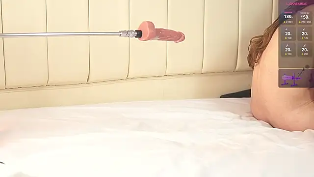 caroline adams  online show from January 30, 3:33 am