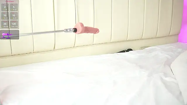 caroline adams  online show from March 12, 3:13 am