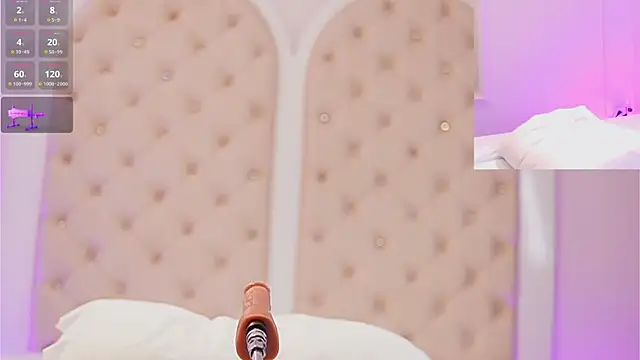 caroline adams  online show from February 25, 11:14 pm