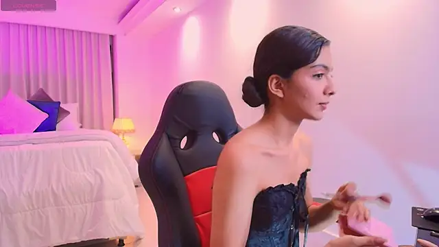 miiaa evans online show from February 6, 3:27 am