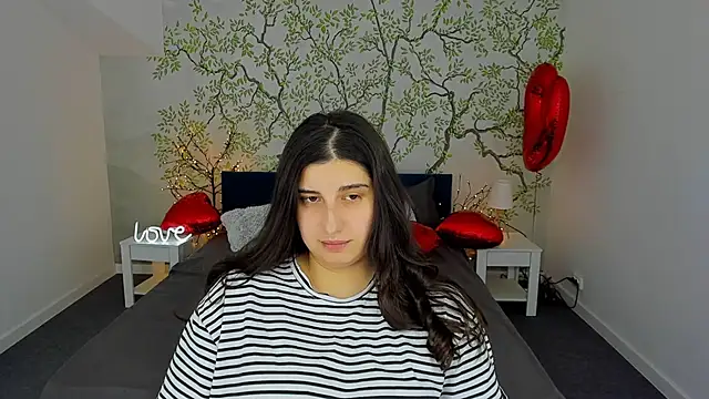 Linda EX online show from February 14, 11:10 am