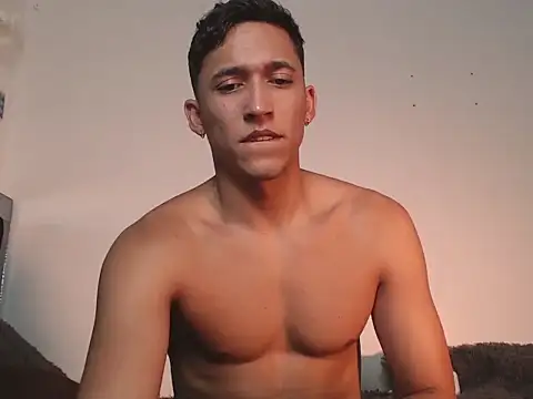 Snapshot of angel_sensual95 chatting on September 25, 2:15 am angel sensual95 online show from September 25, 2:15 am