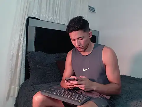 Snapshot of angel_sensual95 chatting on September 26, 2:37 am angel sensual95 online show from September 26, 2:37 am