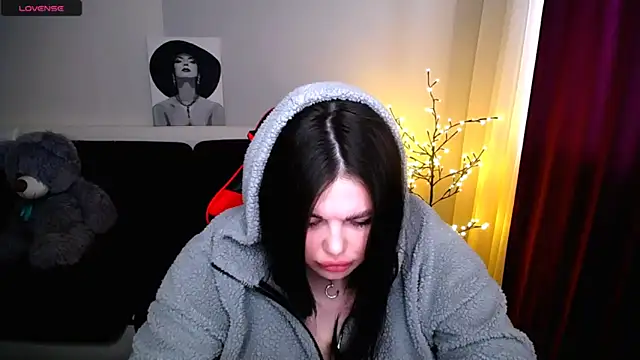 Emily Mo online show from February 26, 11:09 am