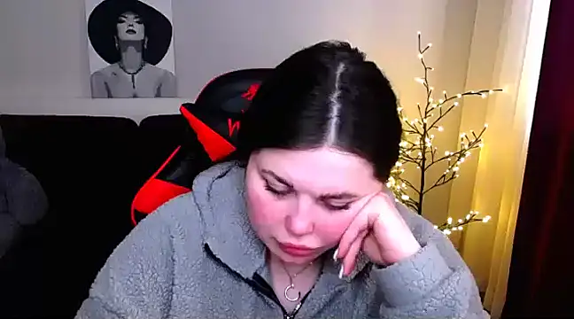 Emily Mo online show from February 27, 9:43 am