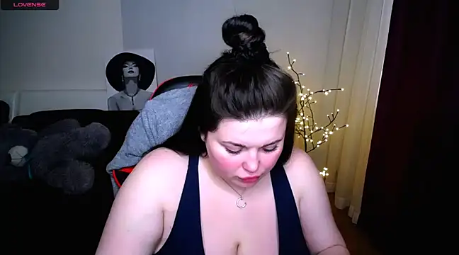 Emily Mo online show from March 4, 9:40 am