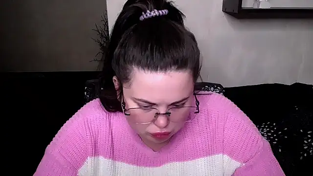 Emily Mo online show from October 11, 6:01 am